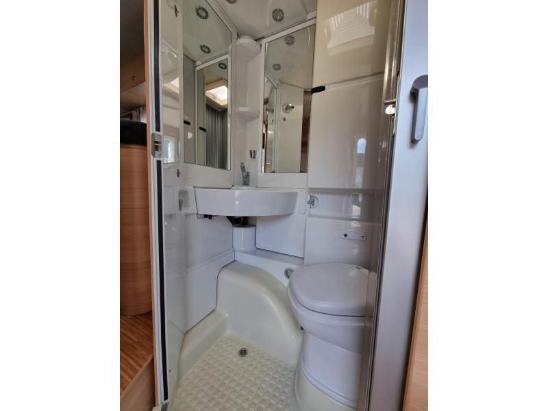 Weinsberg Imperiale 601 ME Foto: 17