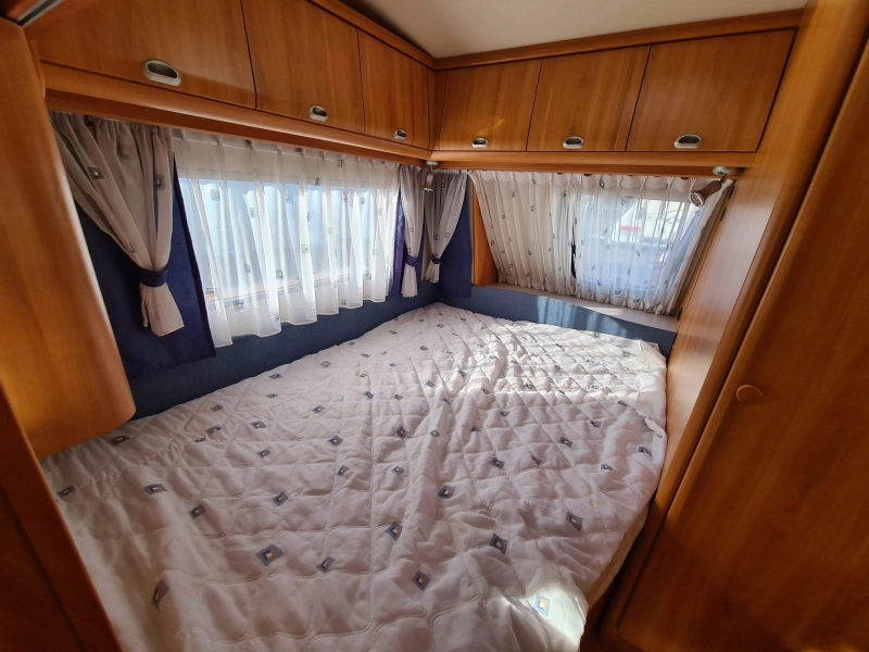 Hobby De Luxe 460 UFE met Luifel  foto: 12