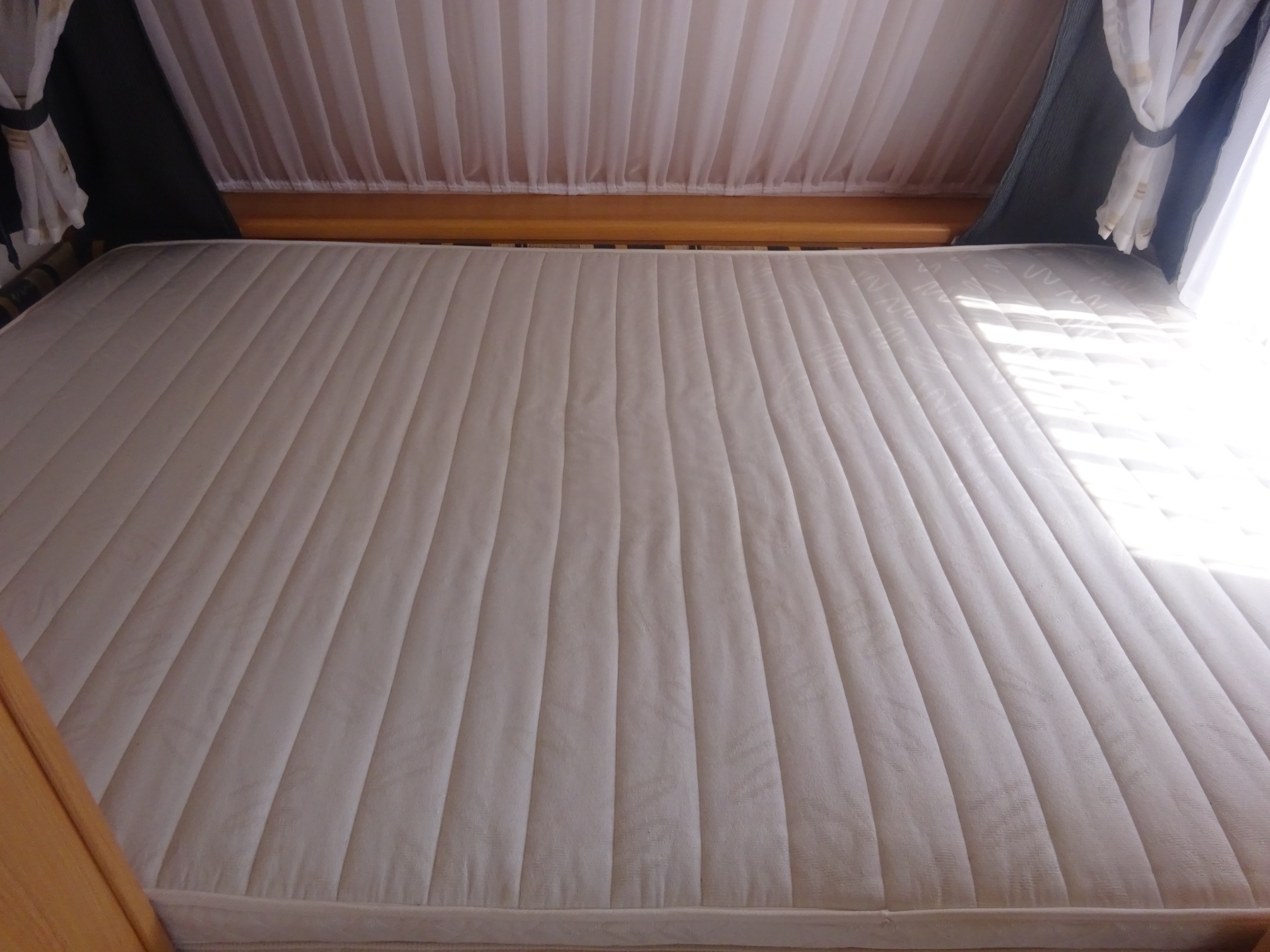 Tec Travelking 450 Met Vast Bed Mover en Airco foto: 13