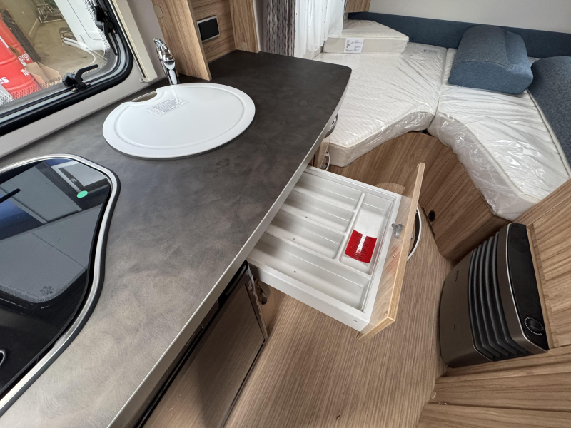 Eriba Nova Light 442  foto: 10