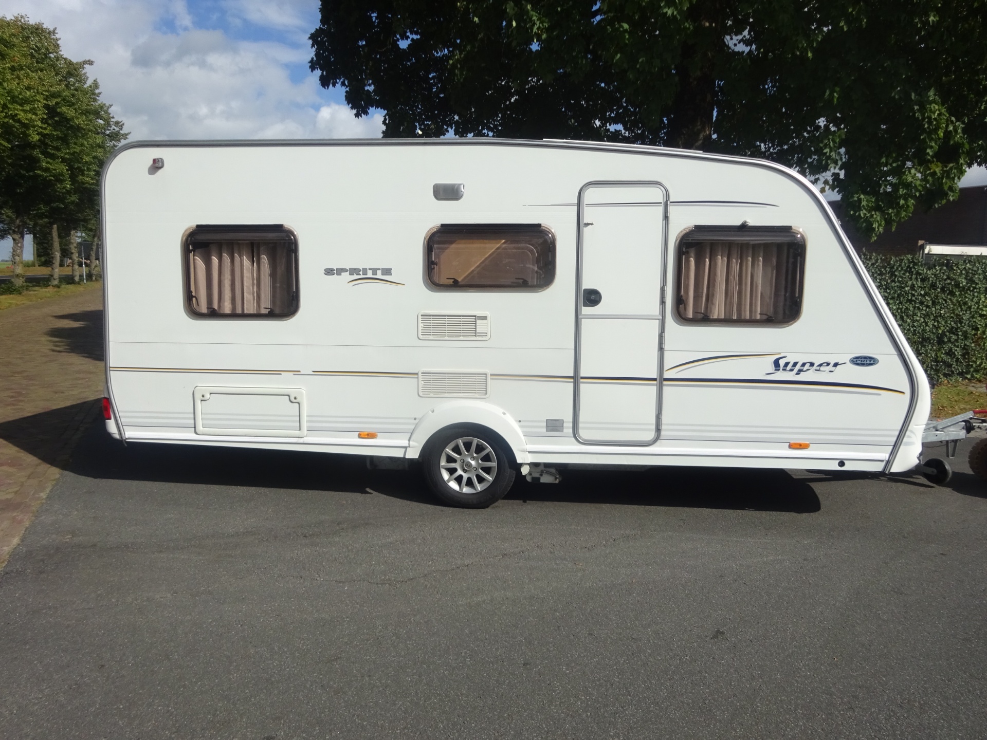 Sprite Super 490 Enkele Bedden  + Rondzit + Mover foto: 3