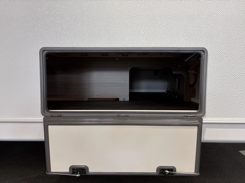 Tabbert Cazadora 460 E camas individuales / dinette foto: 6