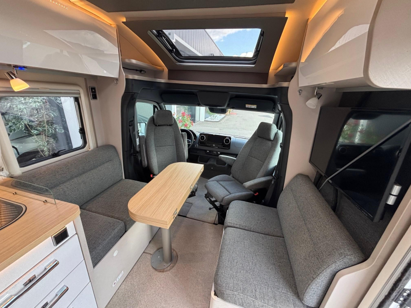 Hymer Tramp 685 topstaat face to face zit  foto: 8