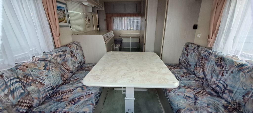 Caravan ADRIA Unica 461 Met voortent en inboedel! 5 pers foto: 8