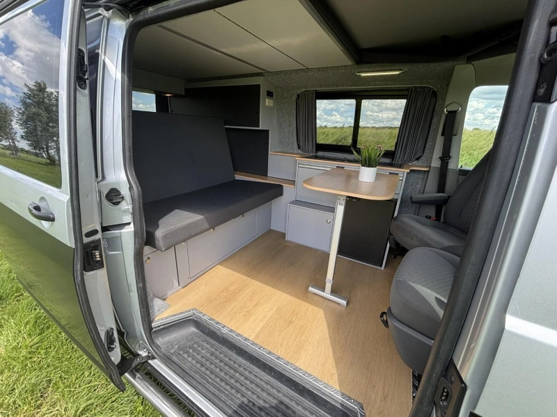 Volkswagen T5  foto: 14