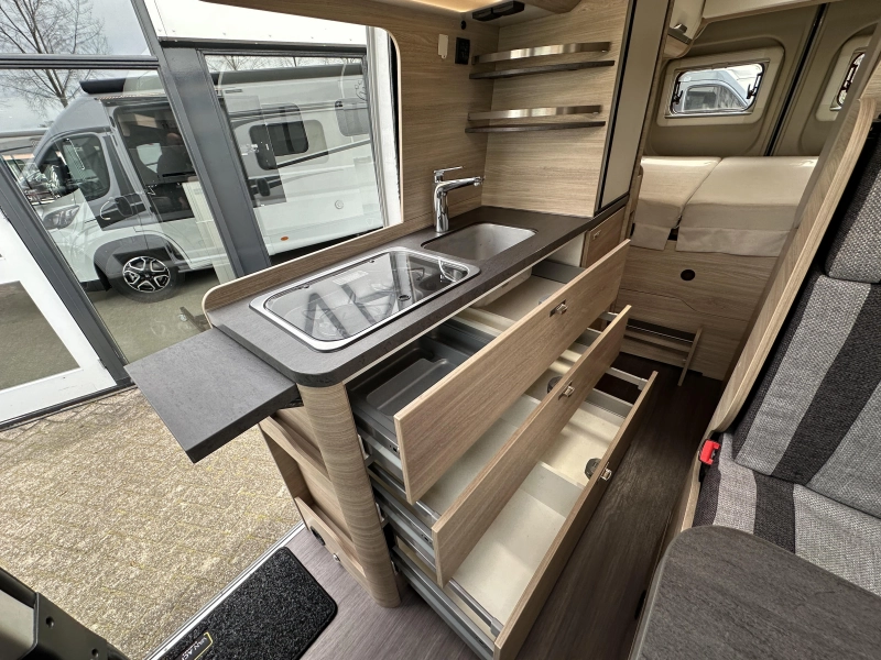 Knaus BoxStar Street 600 Automaat met Busbiker  foto: 9
