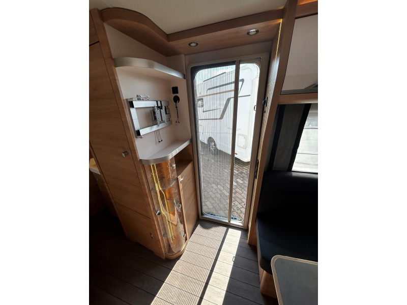 Knaus Sudwind Black Selection 450 FU Paquete de Ventaja Temporal foto: 12