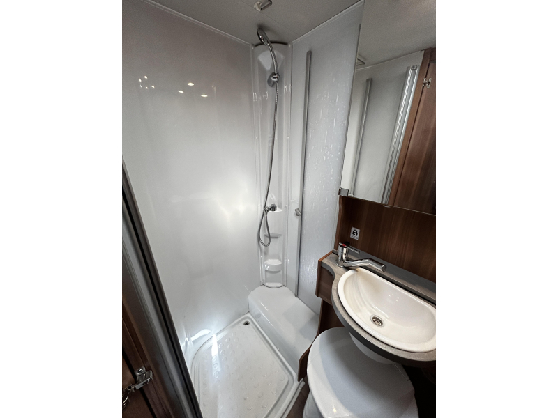 Weinsberg CaraHome Ruime alkoof/Euro-6/6.5m  foto: 14