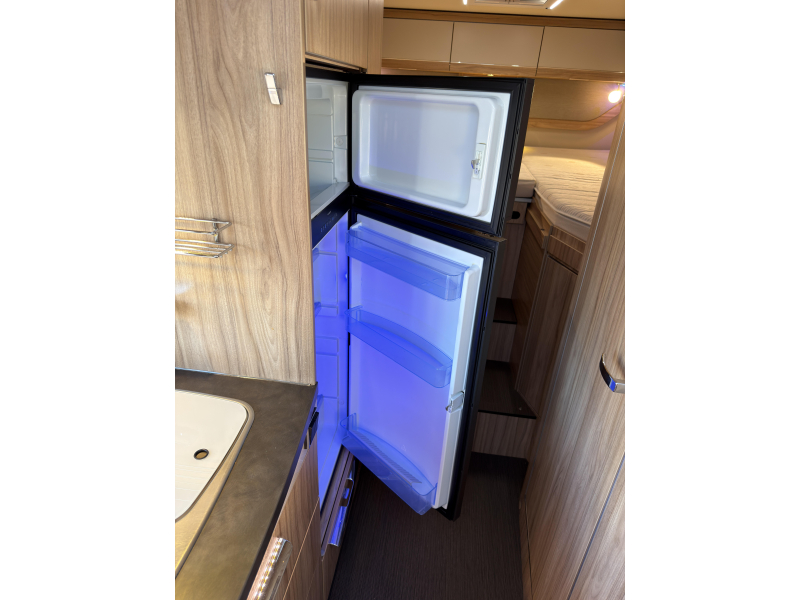 Hymer Exsis-T 588 LENGTE BEDDEN-LUCHTVERING  foto: 9