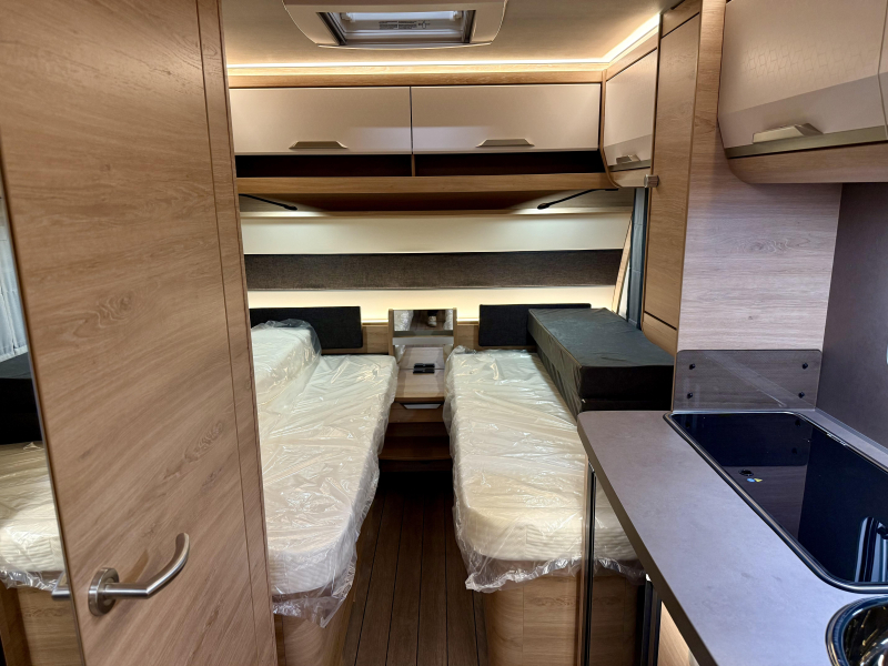 Knaus Sudwind Black Selection 460 EU &iexcl;Oferta de aire acondicionado de verano! foto: 5