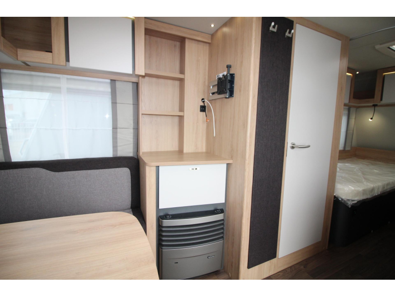 Knaus Sport 460 EU Camas individuales y techo de GFK! foto: 11