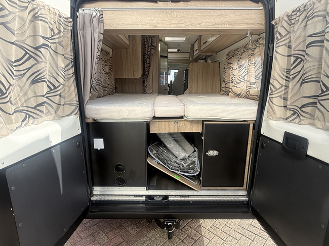 Karmann dexter 625 automatik 150 ps kastenwagen l&auml;ngsbetten klimaanlage leder markise anh&auml;ngerkupplung lmv 16 zoll remis plisse foto: 5