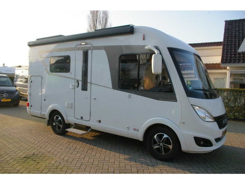Hymer B 444 DL Hefbed, zeer compact.  foto: 1