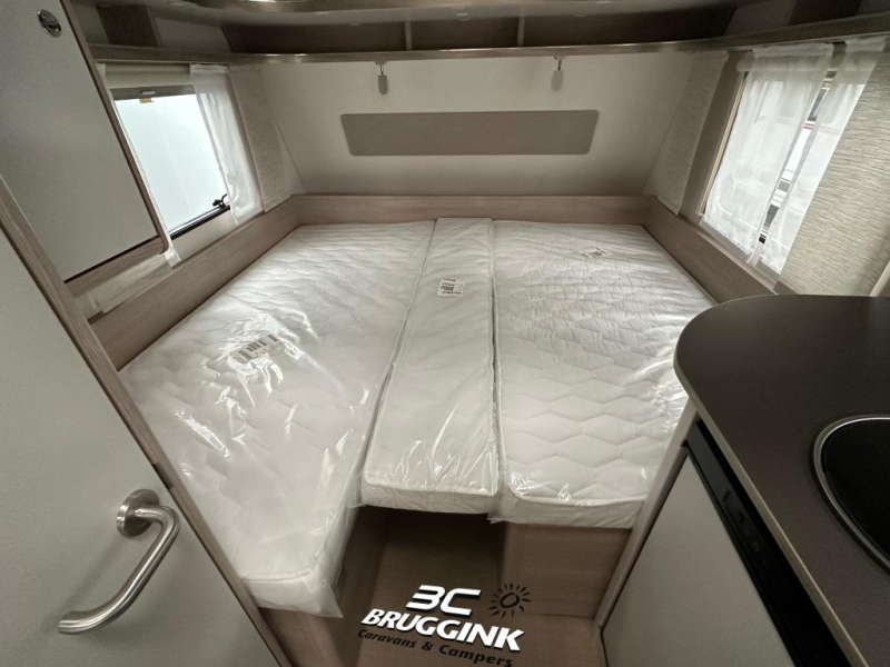 Bürstner Premio 460 TL ENKEL BED VLOERVERWARMING  foto: 9
