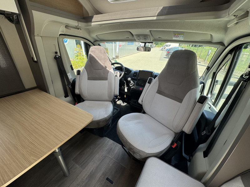 LMC Tourer Lift H 730 G photo: 6