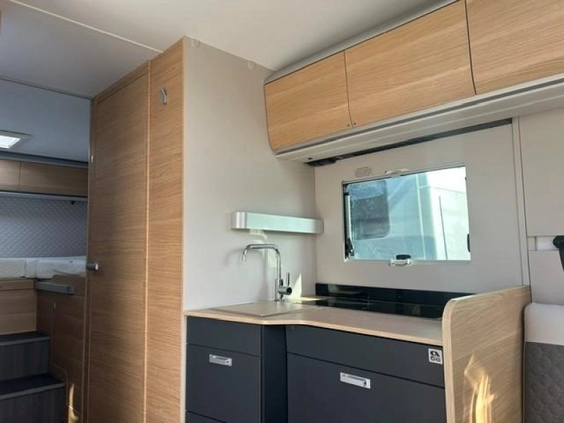 Adria Coral 670 DL 60 Years 180 CV + Autom&aacute;tico foto: 7