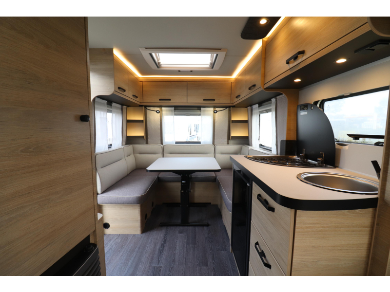 Weinsberg CaraOne Edition HOT 450 FU MODEL 2026 Frans Bed 927  foto: 6