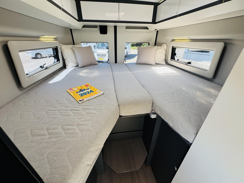 Adria Twin Supreme 640 SLB Camas individuales foto: 2