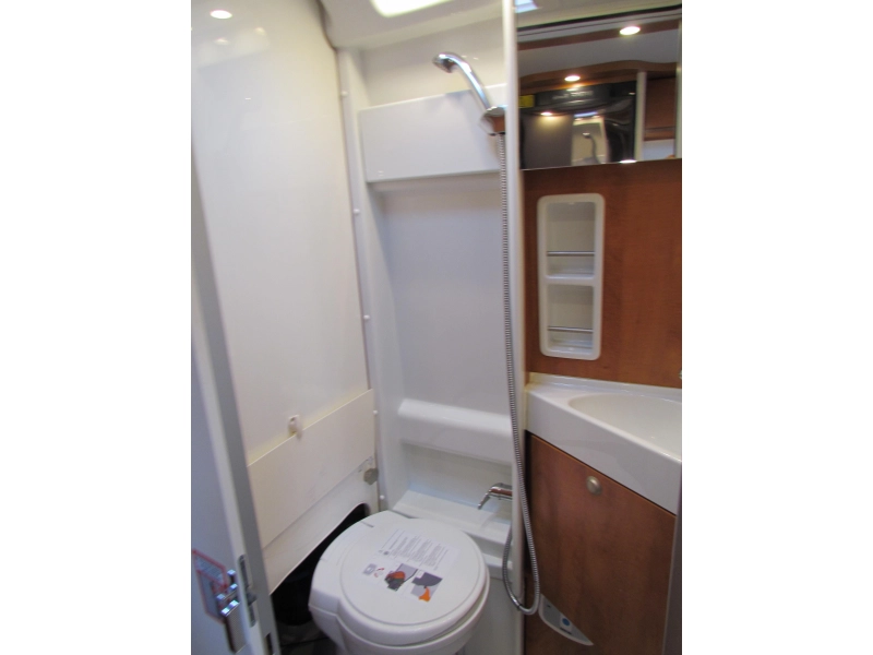 Malibu Charming GT Skyview 600 DB Querbett, Automatik, Foto: 5