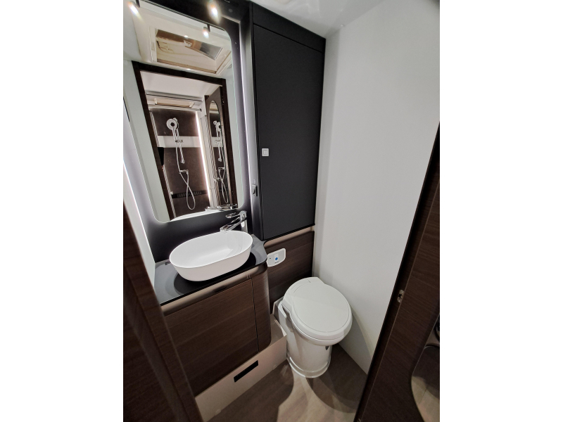 Adria Coral MB Supreme 670 DL  foto: 14