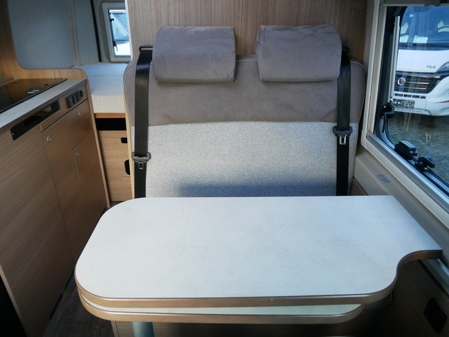 Carado CV 540 Edition 15 5.40 Meter Buscamper, Dwarsbed foto: 10