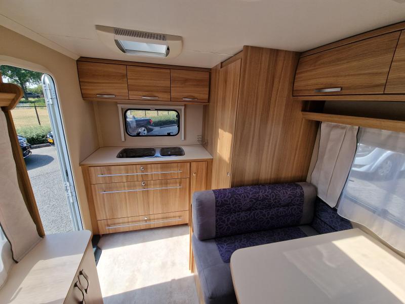 Caravelair Allegra 420 4 person photo: 5
