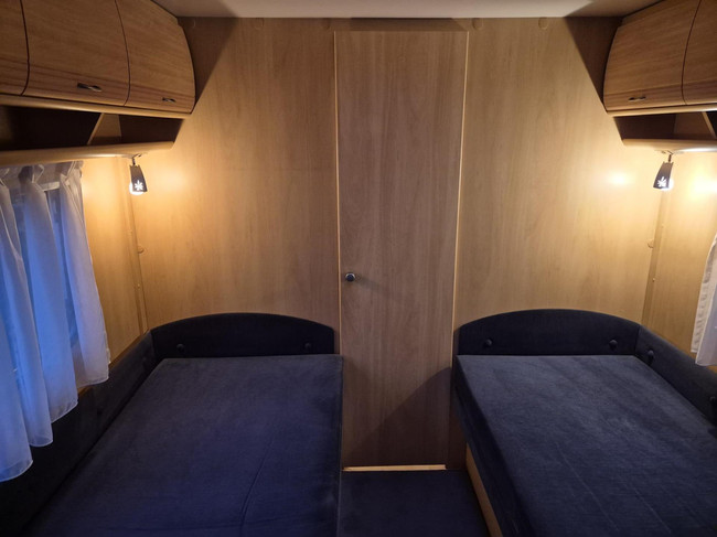 Dethleffs EN3 Enkele bedden, mover UNIEK aparte badkamer+ VT foto: 14