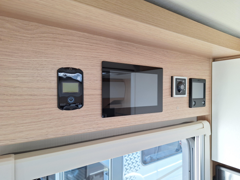 Hymer BMC-I 680 -5 PERSONAS-FULL OPTIONS foto: 18