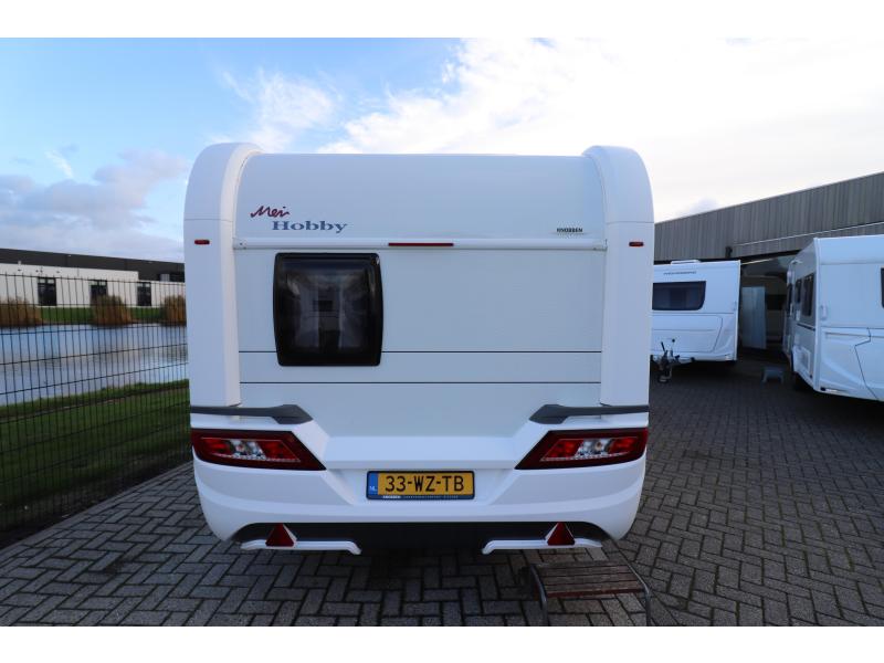 Hobby De Luxe 400 SFE Mover, voortent, fietsdr.  foto: 4