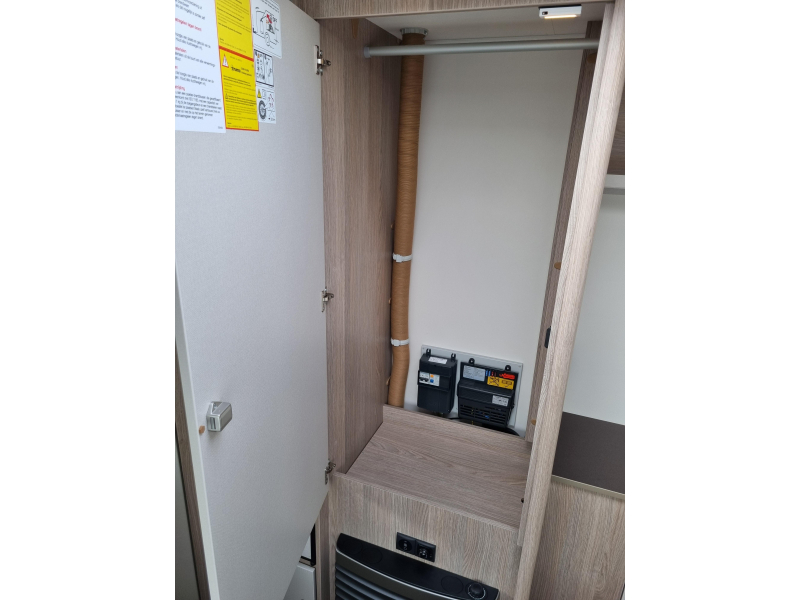Bürstner Premio Life 425 TS € 1.250,= Acc. voordeel!  foto: 9