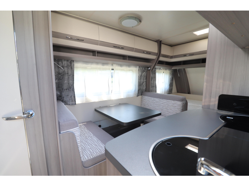 Hobby On Tour 470 KMF BJ'20 - Como nuevo foto: 13