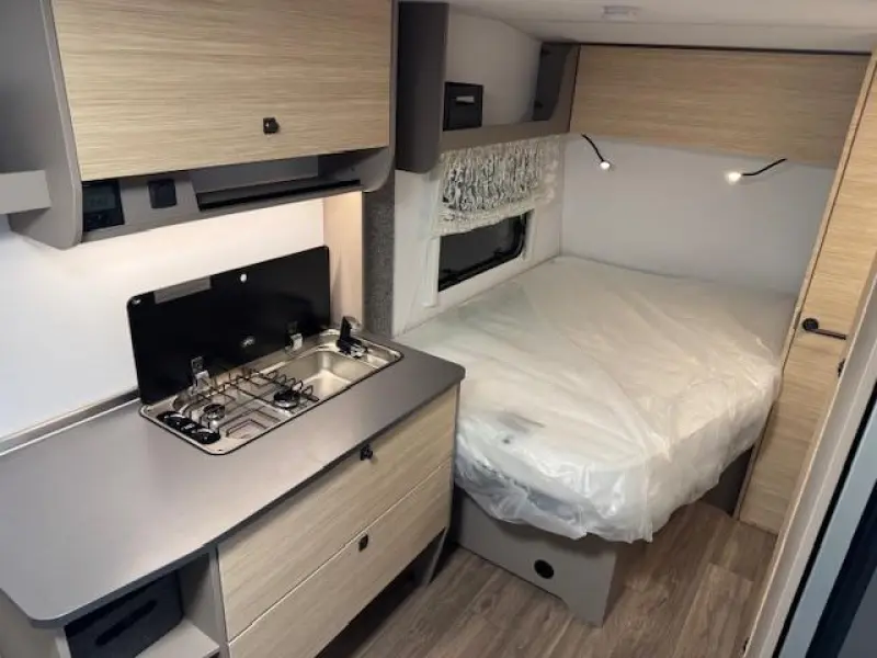 NEXT 380 NIEUW LICHTGEWICHT FENDT  foto: 12