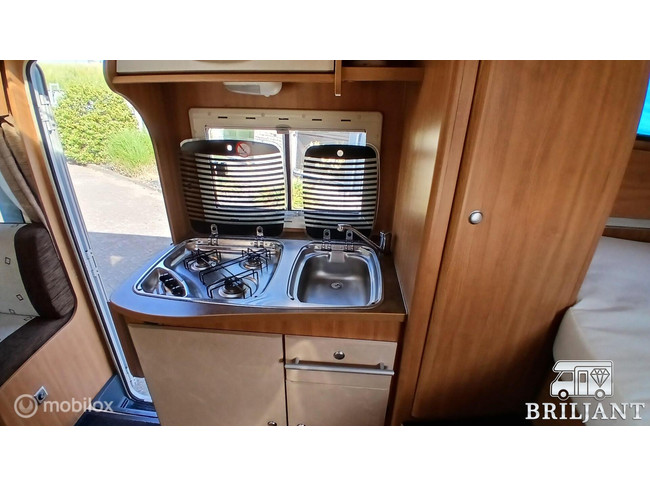 Chausson FLASH 16 ... 2011 cama transversal/cama abatible foto: 14
