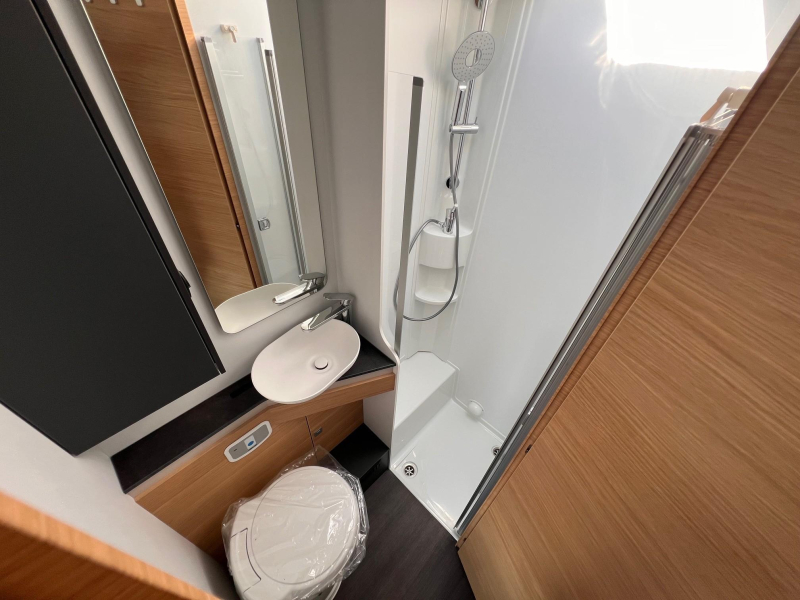 Adria Coral XL 660 SL AUTOMAAT  foto: 9