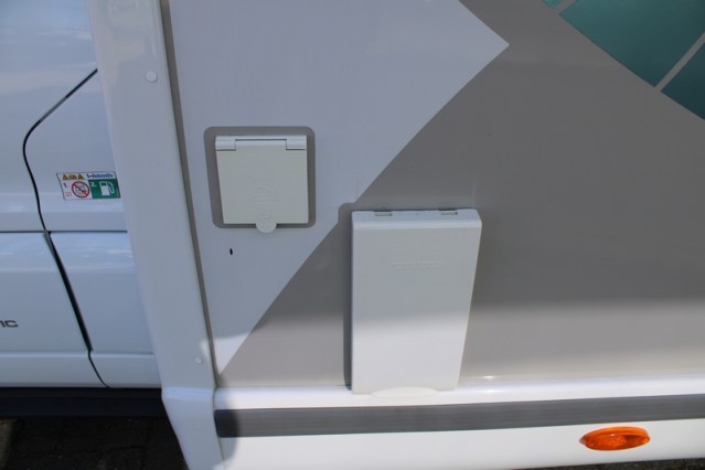 Autocaravana compacta de ocasi&oacute;n joven Chausson Exclusive Line 660 autom&aacute;tica 170 CV (85 foto: 17
