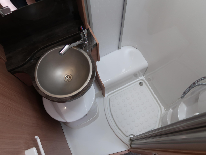 Knaus Sky Wave 700 MEG MET AUTOM. LEVELSYSTEEM  foto: 10