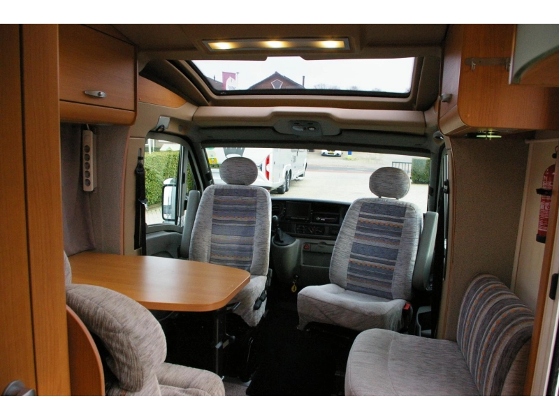 Knaus Sport Silver Line 650 TI Dwarsbed, XXL Garage.  foto: 5