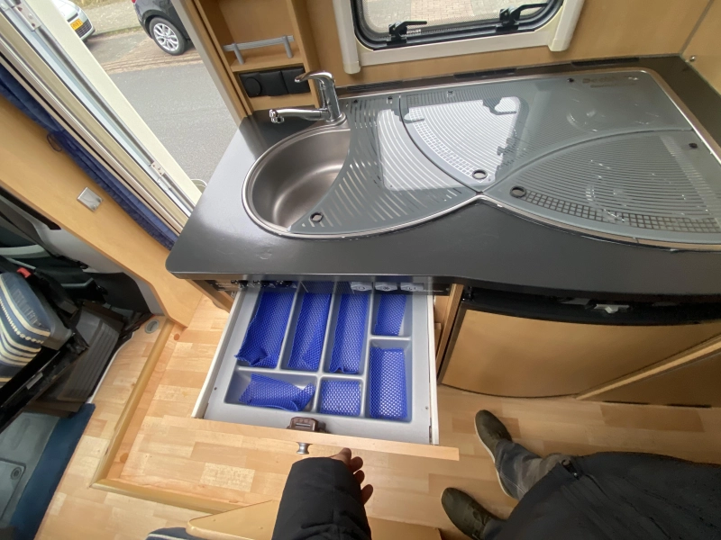 Dethleffs Advantage 6611 T Einzelbetten VOLL Klimaanlage Foto: 8
