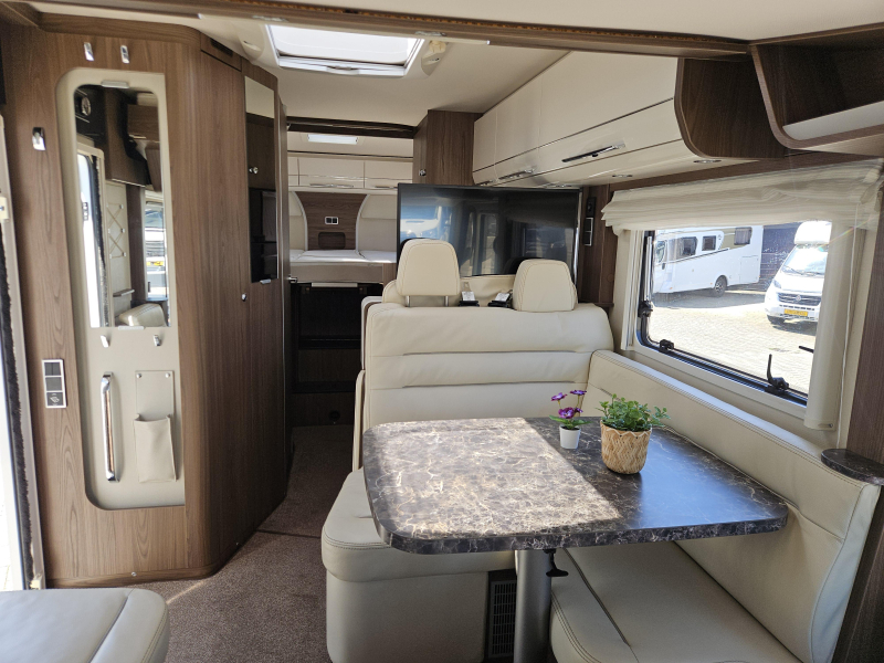 Hymer B674 SL foto: 8