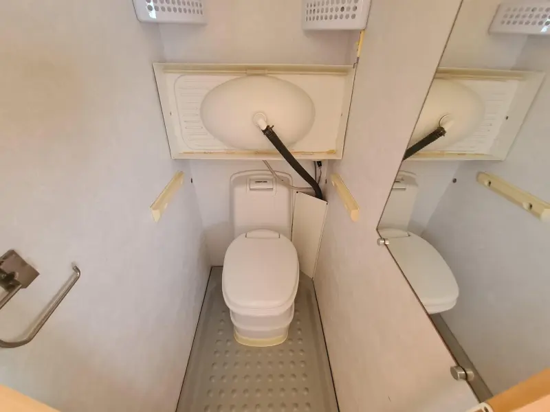 Sterckeman Starlett Executive 470 PE Stapelbed/vast bed/890 kg  foto: 12