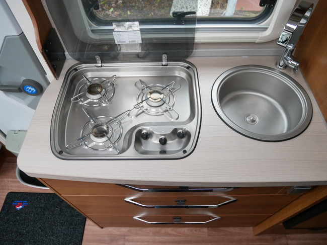 Knaus Van TI 650 MEG Platinum, Einzelbetten, Dachklimaanlage Foto: 12