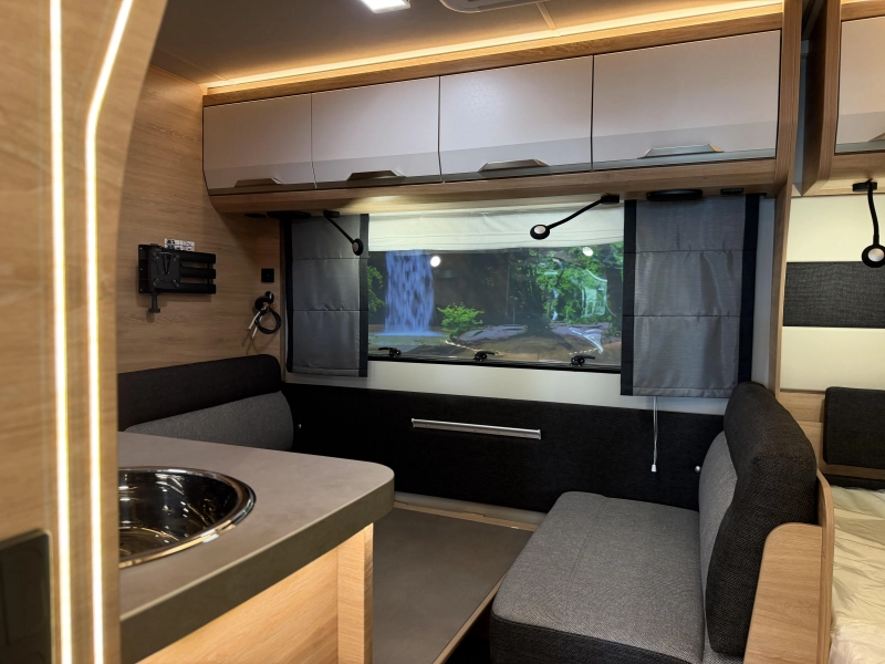 Knaus Sudwind Black Selection 500 QDK Etagenbett / Querbett Foto: 16