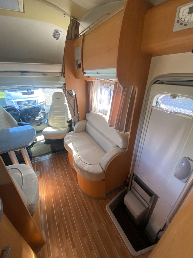 CI Mizar Garage Living 3.0 MultiJet 180 PK, Alkoof, Dwars-bed achter, Garage, Motor-airco, Zeer compleet, 1e eigenaar, Bj, 12 – 2007. Camper centrum on the road Marum  foto: 9