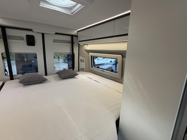 Adria Twin Supreme 640 SGX 9T-Automatic Solar Panel Lithium Maxxfan photo: 17