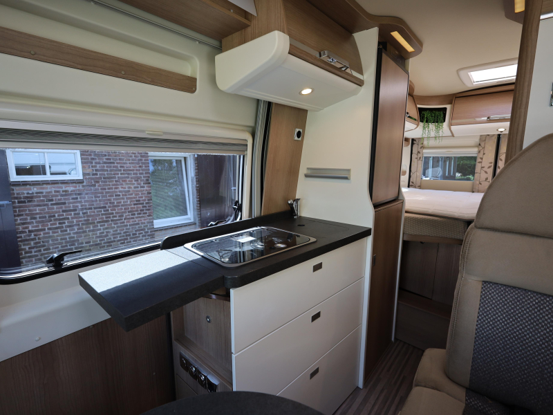 Malibu Van Charming 600 DB automatic | tow bar photo: 5