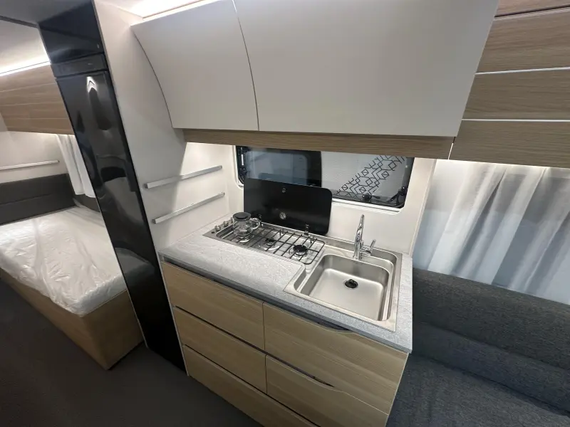 Adria Adora 572 UT Nieuw - Actie model 2025  foto: 8
