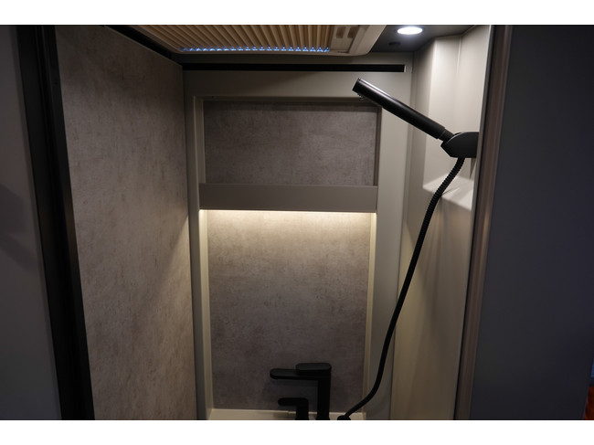 NIESMANN BISCHOFF iSmove 7.3 F 180 CV Autom&aacute;tico | Aire acondicionado de techo | Bater&iacute;a de litio. Calefacci&oacute;n de asientos foto: 13