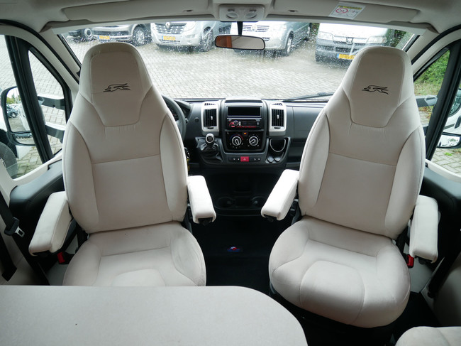 Laika Ecovip 409 Lengtebedden, Hefbed, Luxe Half Integraal XXL Garage!! foto: 5