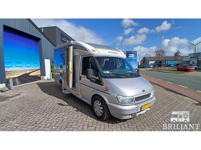 Hymer TEILINTEGRIERT HV 522 .. 2006 Querbett Foto: 1