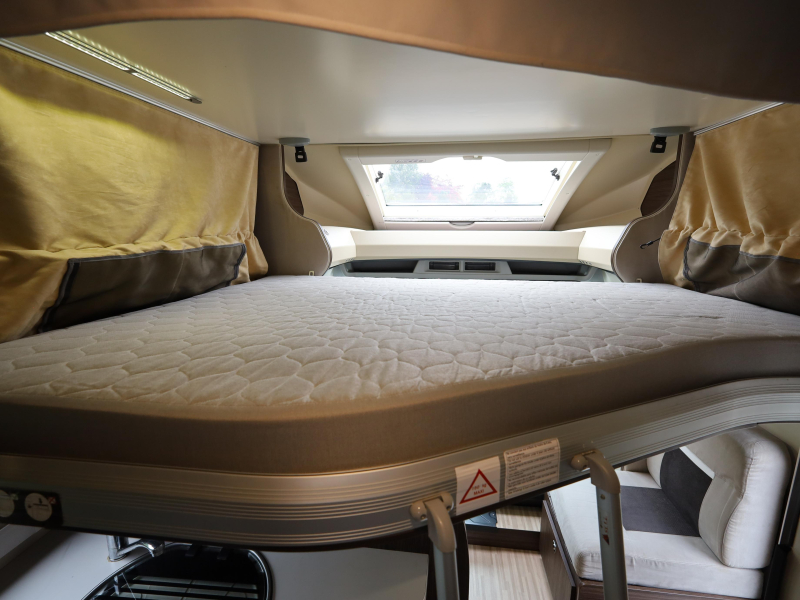 Benimar Tessoro 495 QUEEN BED + PULL-DOWN BED photo: 8